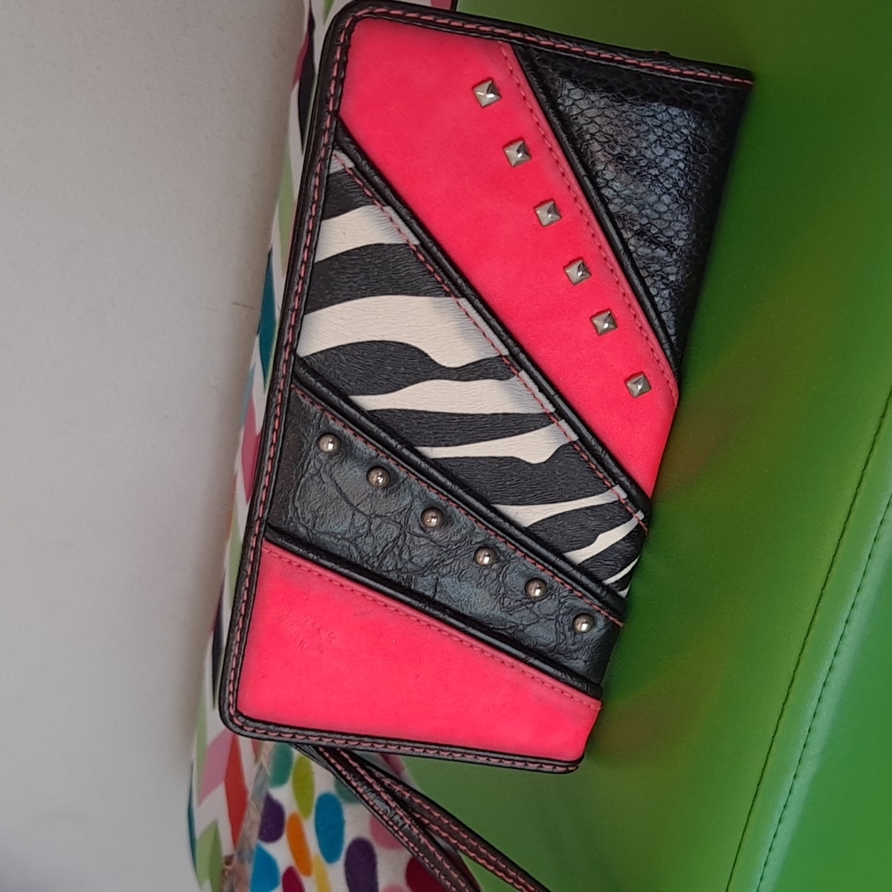 Animal  prints leather waistlet..CHATEAU..pink and blk..